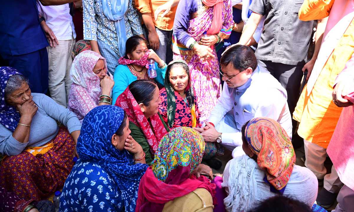 मुख्यमंत्री ने चमोली जिले के आपदा प्रभावित क्षेत्रों का किया निरीक्षण 4 मुख्यमंत्री ने चमोली जिले के आपदा प्रभावित क्षेत्रों का किया निरीक्षण